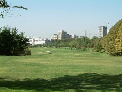 現在の画像に代替テキストがありません。ファイル名: イランという国(106)ゴルフ場1.jpg
