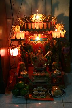 現在の画像に代替テキストがありません。ファイル名: タイで田舎暮らし(44)仏教国タイ2.jpg