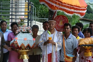 現在の画像に代替テキストがありません。ファイル名: タイで田舎暮らし(45)近くのお寺まで行って来ました。6.jpg