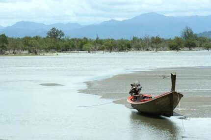 現在の画像に代替テキストがありません。ファイル名: タイで田舎暮らし（６１）アンダマン海3.jpg